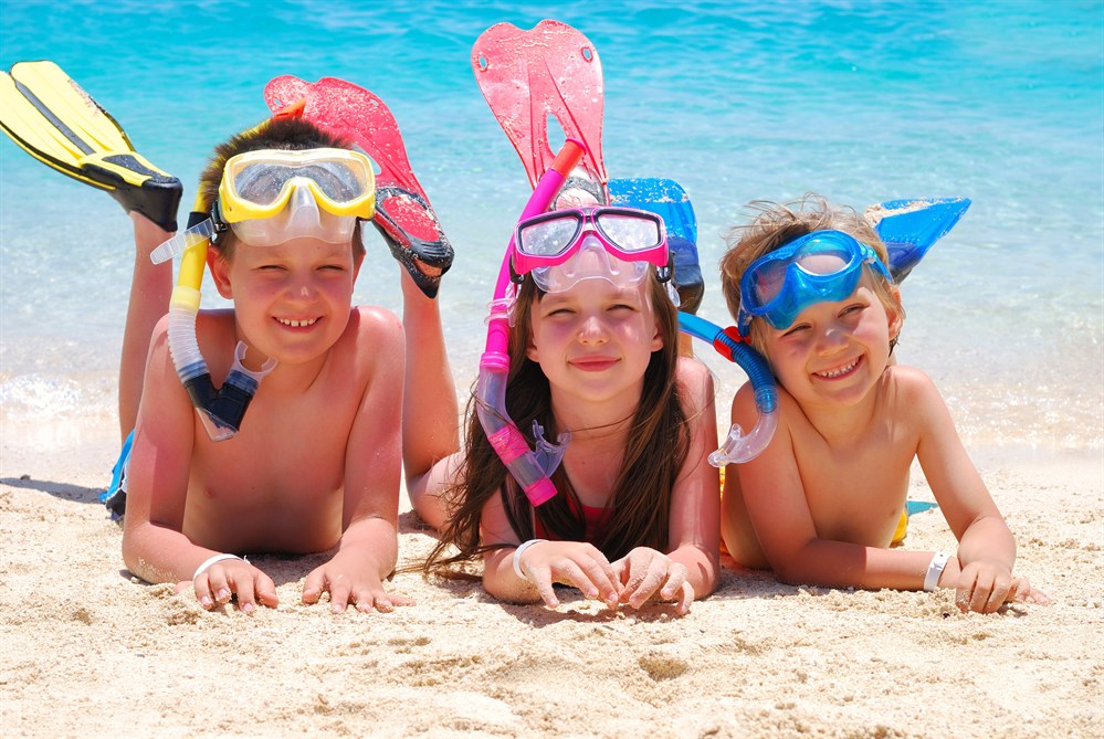 Children _with _snorkels